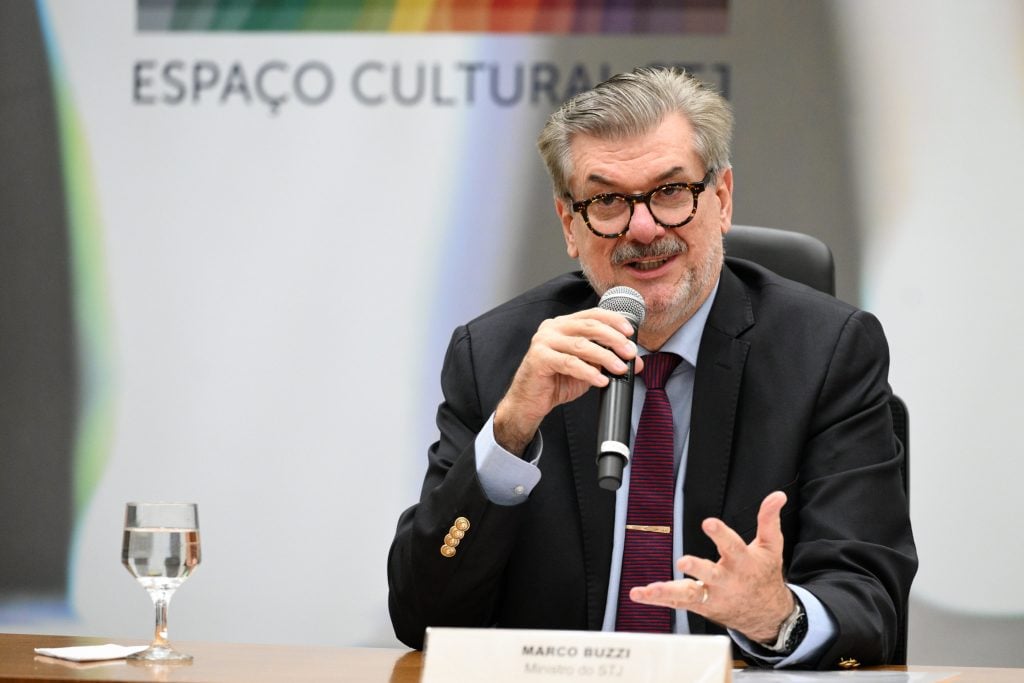 Ministro do STJ pede licença médica após ser acusado de importunação sexual