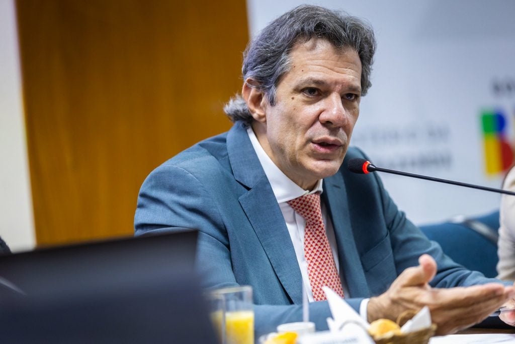 Haddad diz que data de saída do ministério depende de viagem de Lula aos EUA