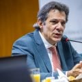 Haddad diz que data de saída do ministério depende de viagem de Lula aos EUA