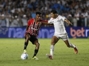 Santos e São Paulo empatam em duelo na Vila Belmiro