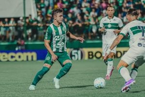 O empate emocionante entre Chapecoense e Coritiba pelo Brasileirão