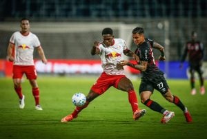 Bragantino e Athletico-PR empatam em jogo equilibrado no Campeonato Brasileiro