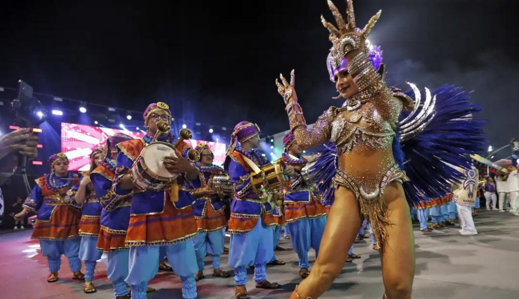São Paulo: Desfiles têm religiosidade e homenagens a povos originários