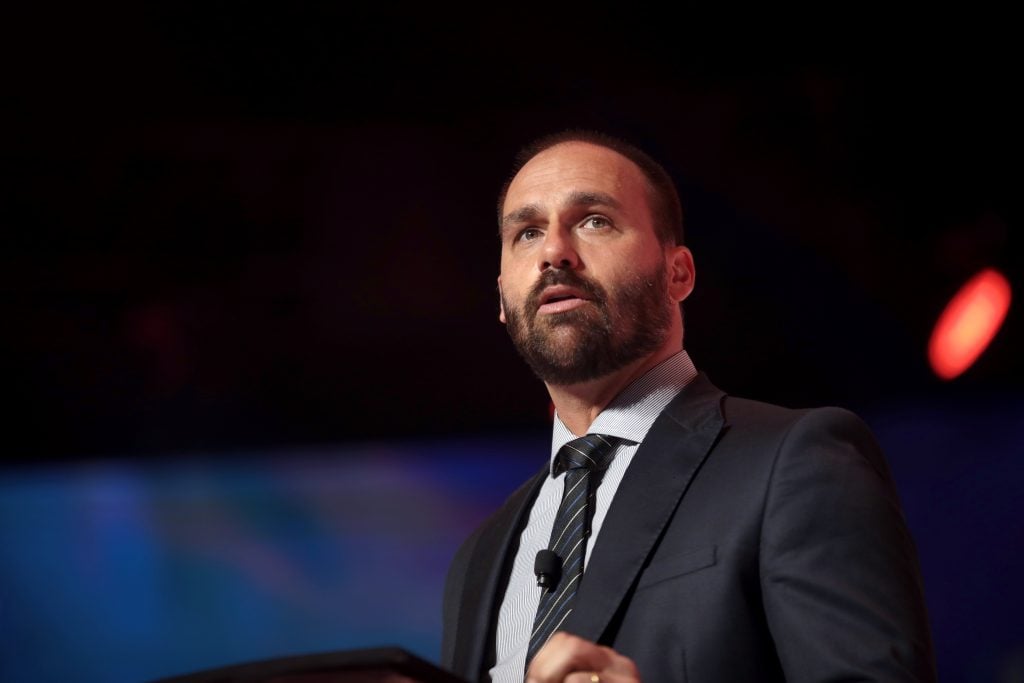 STF formaliza ação penal e torna Eduardo Bolsonaro réu por coação e obstrução de Justiça