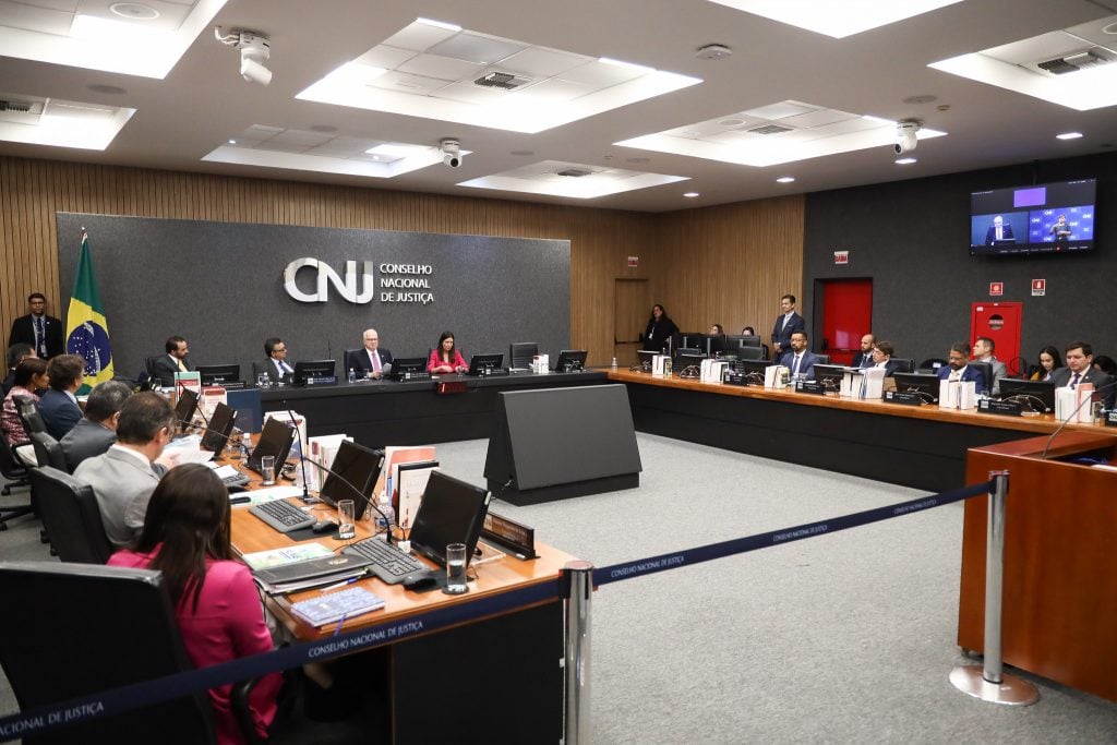 CNJ pune com aposentadoria o desembargador que concedeu habeas corpus irregular a membro do PCC