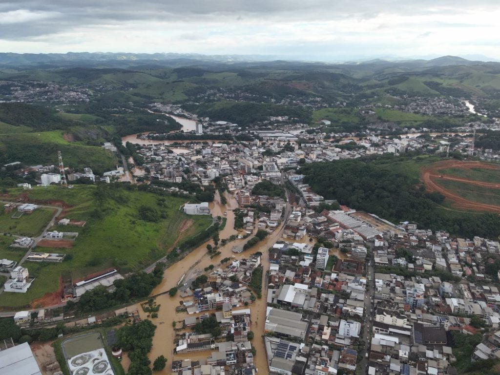 MG tem 66 mortes confirmadas após chuvas; mais uma cidade da Zona da Mata sofre com inundações