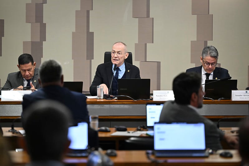 CPI do Crime Organizado cancela sessão que ouviria Daniel Vorcaro, preso novamente pela PF