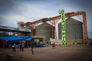 Lula festejado no Rio de Janeiro e pressionado no rio Tapajós