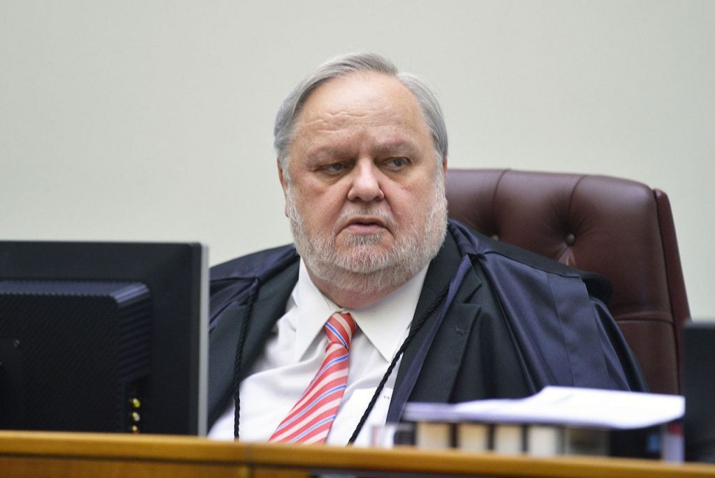 Felix Fischer, ministro aposentado do STJ, morre aos 78 anos
