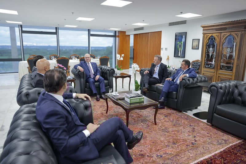 STF reúne chefes do Congresso para tratar de penduricalhos e discutir proposta de transição