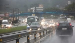 SC tem alerta vermelho para alagamentos e deslizamentos na capital