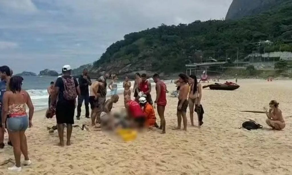 Queda de asa delta mata homem e fere mulher no Rio
