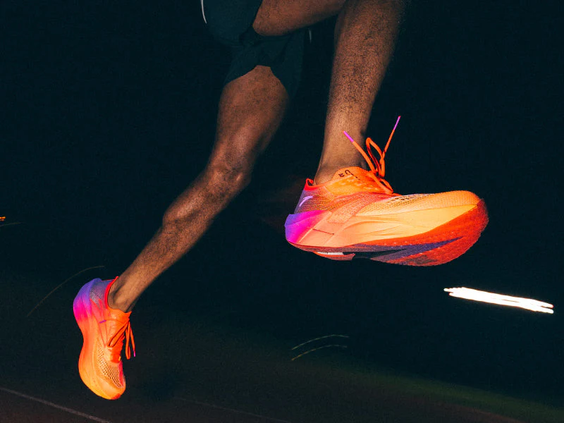 Supertênis chineses desafiam gigantes da corrida no Brasil