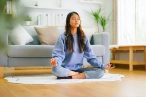 Comece a meditar: 4 dicas para colocar a prática na rotina