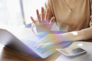 Neurocientista explica a dificuldade de dizer 'não' no trabalho