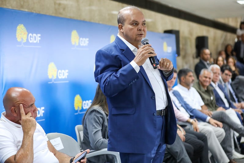 Rifado pelo bolsonarismo, Ibaneis vê candidatura ao Senado no DF perder espaço