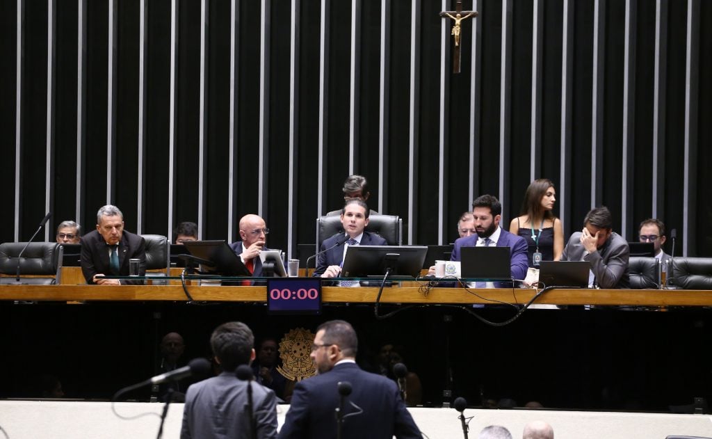 Câmara aprova regime de urgência para 10 projetos; veja a lista