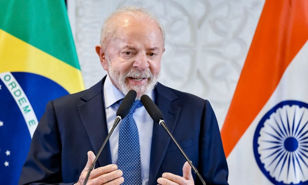 ‘Não sou carnavalesco’, diz Lula sobre as críticas ao desfile da Acadêmicos de Niterói