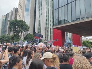 Manifestação na Paulista cobra justiça por morte do cão Orelha