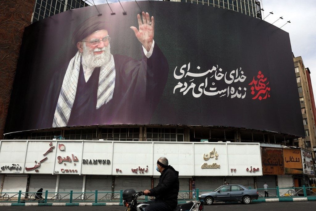 Reunião para nomear o novo líder supremo do Irã deve acontecer nas próximas 24 horas