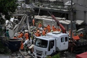Bombeiros encerram buscas após desabamento que deixou 12 mortos em casa de repouso de BH