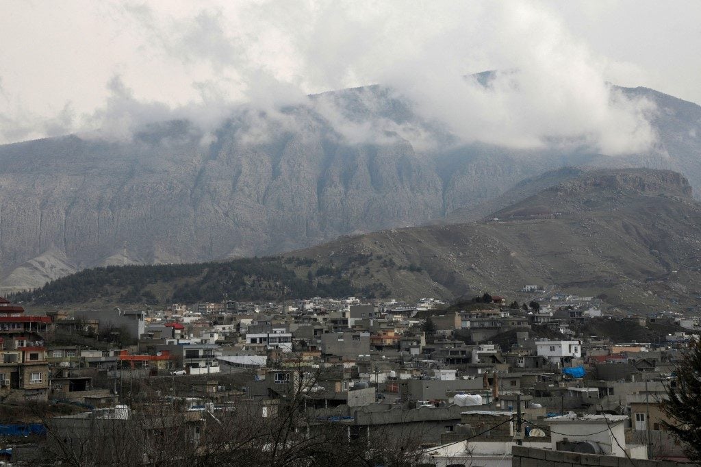 Irã anuncia ataque contra base dos EUA no Iraque