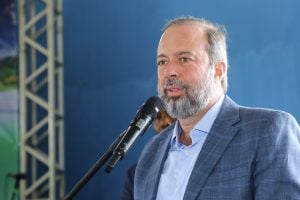 Alexandre Silveira diz que ministério pode acionar a PF contra especulação no preço dos combustíveis