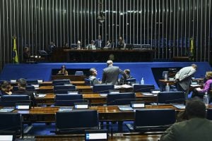 Senado aprova aumento gradual da licença-paternidade