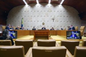 Filhos adotivos nascidos no exterior se equiparam a brasileiros natos, decide STF