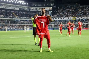Internacional supera o Santos na Vila Belmiro