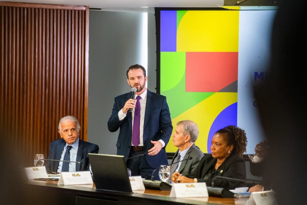 Fazenda pede que Receita Federal automatize declaração anual do IR