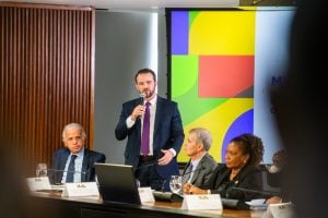 Fazenda pede que Receita Federal automatize declaração anual do IR