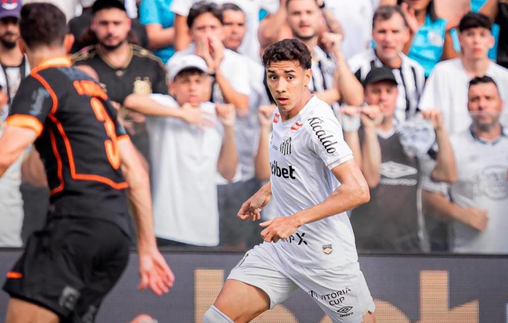 Santos e Corinthians empatam em clássico na Vila Belmiro