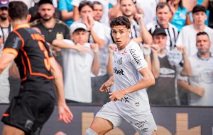 Santos e Corinthians empatam em clássico na Vila Belmiro