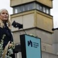 Princesa Mette-Marit da Noruega diz que foi ‘manipulada e enganada’ por Epstein
