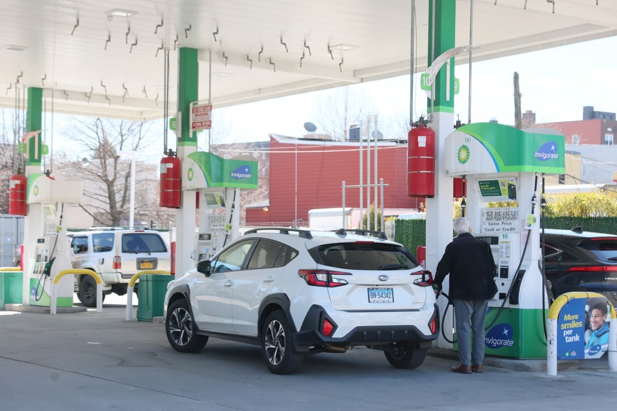 Petróleo e gás desabam e bolsas fecham em alta após cessar-fogo no Irã