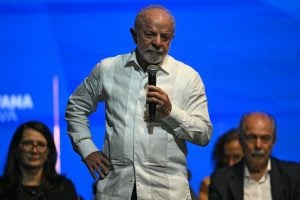 Lula diz que governo pretende capturar os ‘bandidos do andar de cima’
