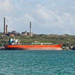 Petroleiro russo se aproxima de Cuba para entregar combustível