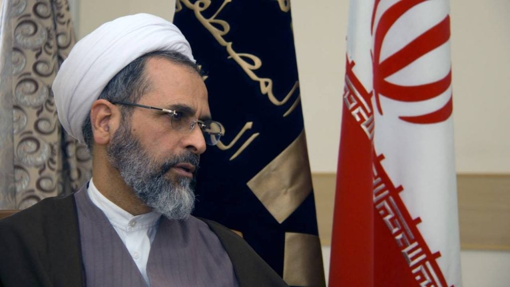 Aiatolá Alireza Arafi é eleito líder supremo interino do Irã após morte de Khamenei