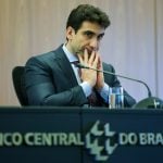 Copom corta a Selic para 14,25%, mas Brasil tem a maior taxa real de juros do mundo