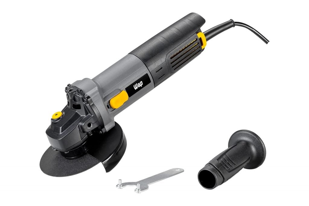 Personalização sob medida: cortando, ajustando e adaptando peças em casa