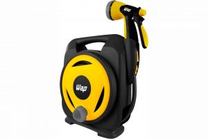 Mangueira tradicional ou com enrolador? O que muda na prática