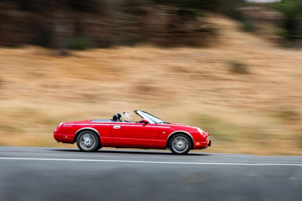 Na disputa dos navegadores, o que você ganha? Segurança e comodidade entram na mira de Google Maps e Waze