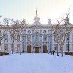 Supremo da Espanha decide que beijar mão sem consentimento pode ser agressão sexual