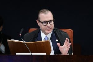 Zanin condena homem por trote que obrigou calouras a jurar 'nunca recusar coito' com veteranos