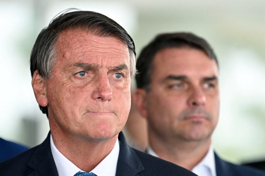 Moraes autoriza Bolsonaro a receber Michelle e filhos no hospital
