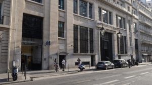 Polícia francesa impede atentado com explosivos diante do Bank of America em Paris