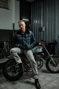 Nem bicicleta, nem moto: o novo híbrido que está conquistando as cidades