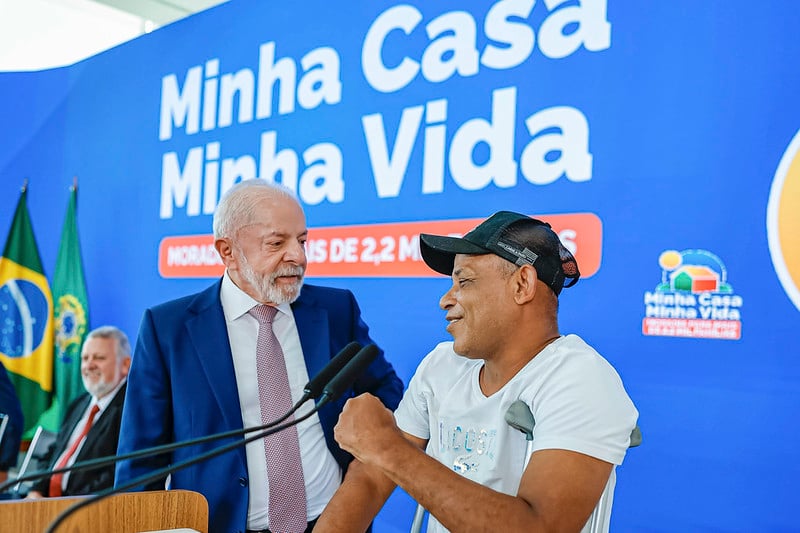 Lula participa de entrega simultânea de moradias do Minha Casa, Minha Vida 