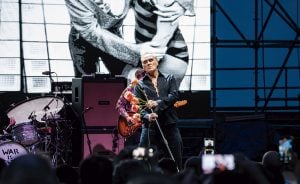 O ostracismo lhe cai bem